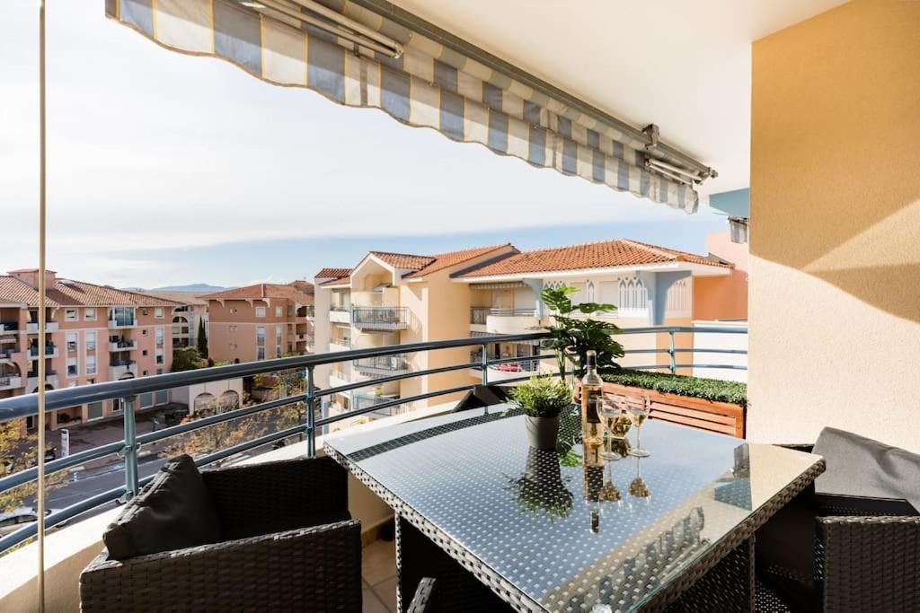 Port-Frejus, Le Paladien, Appartement 2 Pieces Climatise, Terrasse & Parking المظهر الخارجي الصورة