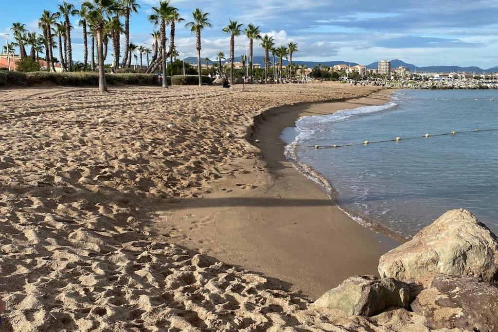 Port-Frejus, Le Paladien, Appartement 2 Pieces Climatise, Terrasse & Parking المظهر الخارجي الصورة